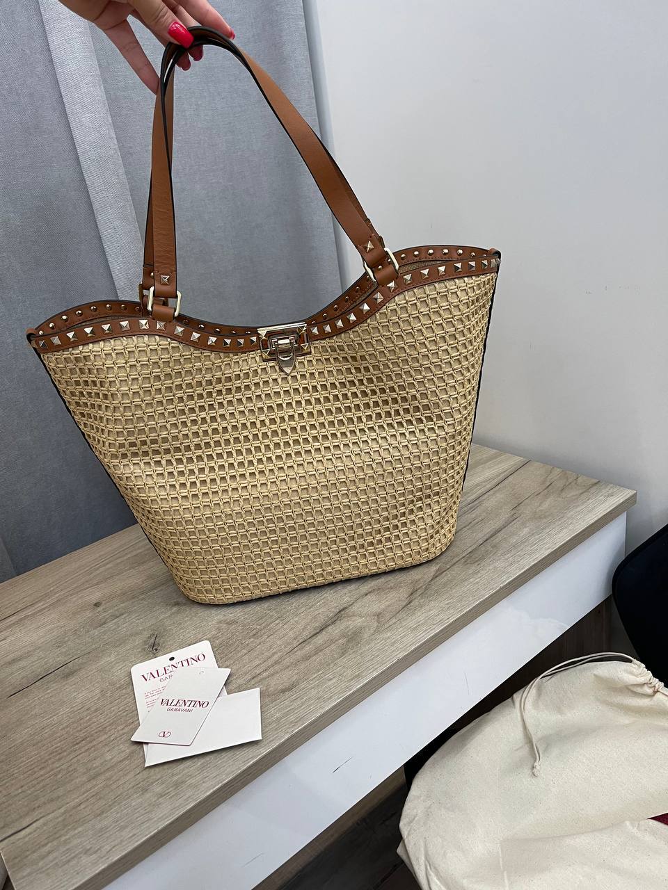 Женская коллекционная сумка песочная Valentino BP-53139 Женская коллекционная сумка песочная Valentino BP-53139