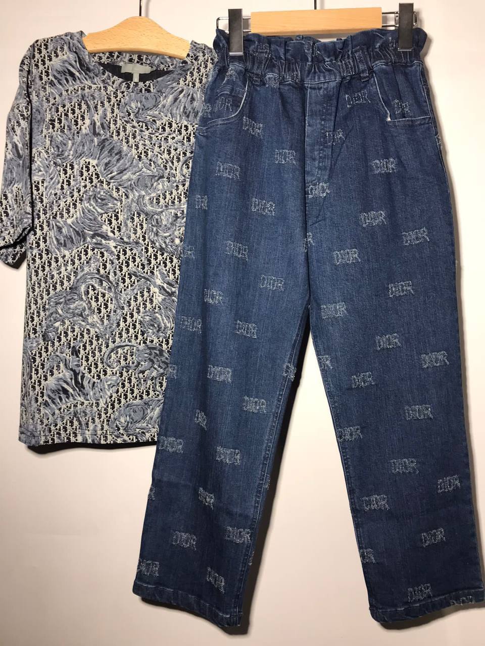 Джинсы из денима Christian Dior BP-20250 Джинсы из денима Christian Dior BP-20250