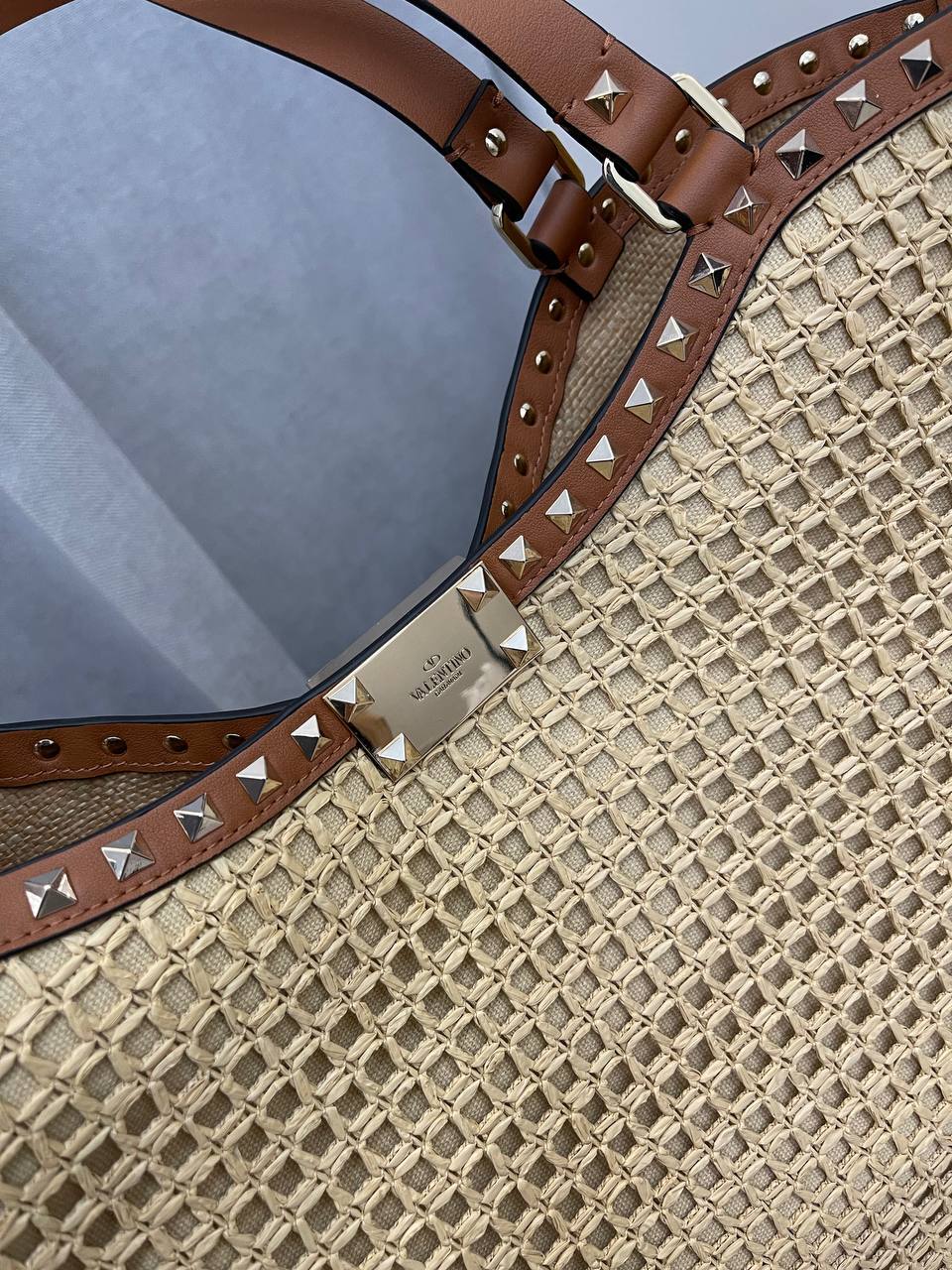 Женская коллекционная сумка песочная Valentino BP-53139 Женская коллекционная сумка песочная Valentino BP-53139