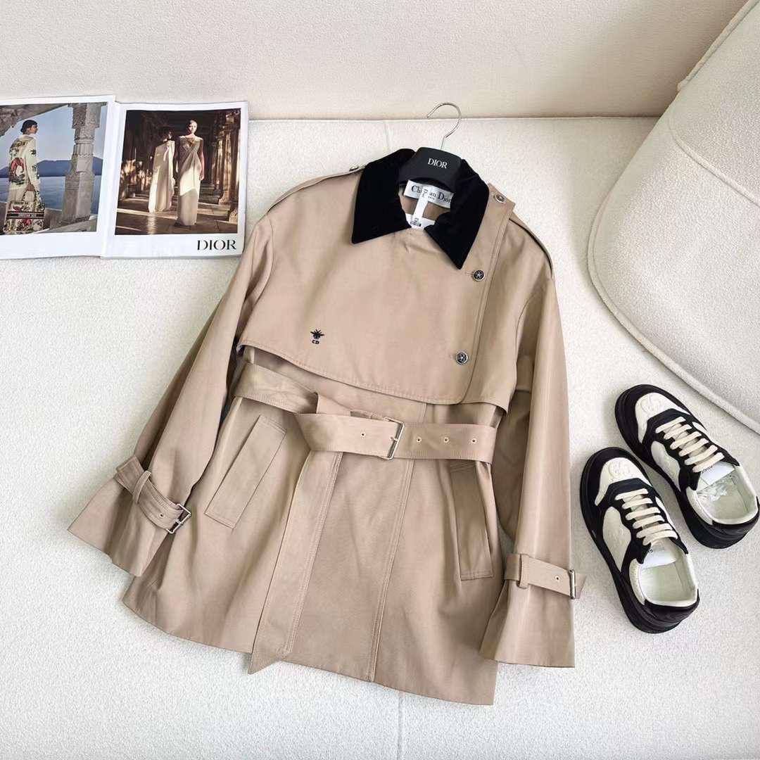 Коллекционный плащ Christian Dior BP-47590 Коллекционный плащ Christian Dior BP-47590