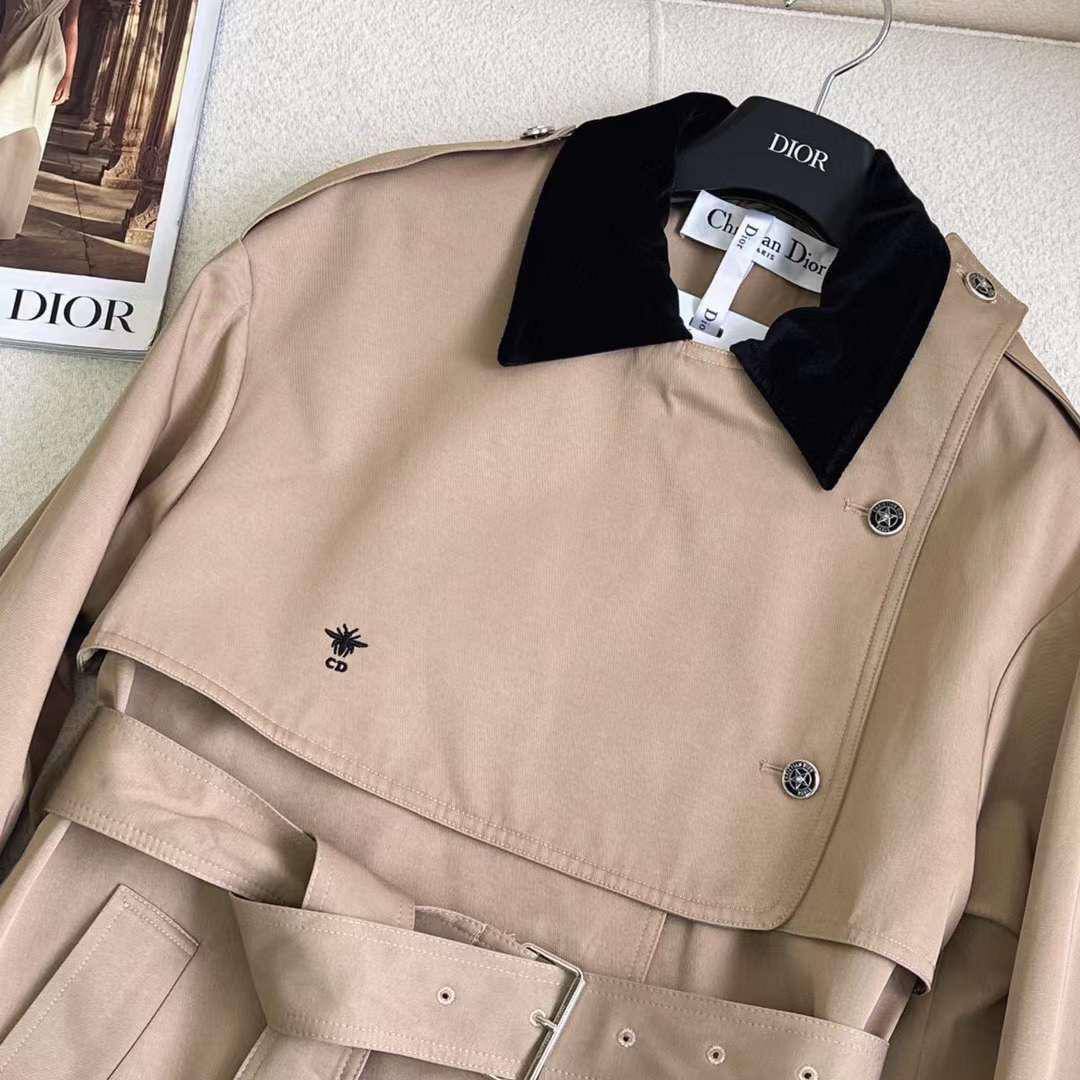 Коллекционный плащ Christian Dior BP-47590 Коллекционный плащ Christian Dior BP-47590