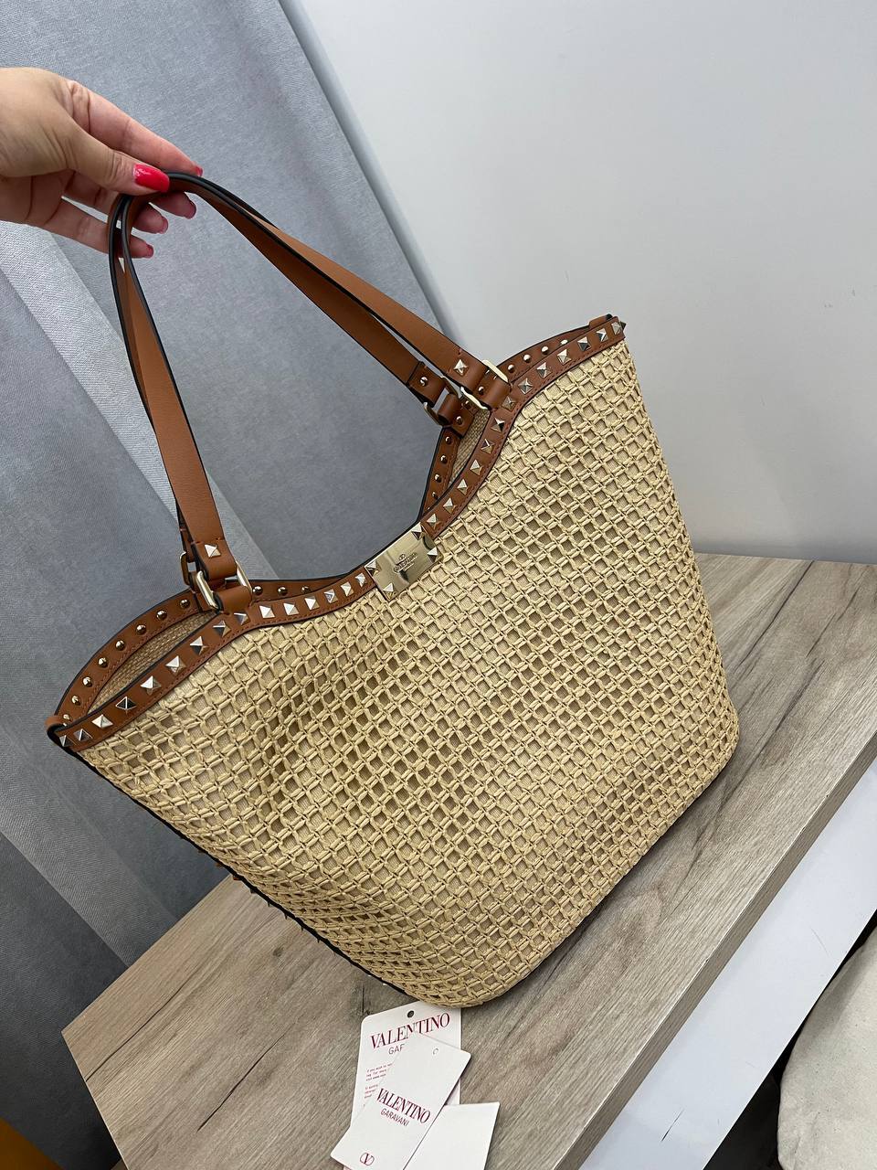 Женская коллекционная сумка песочная Valentino BP-53139 Женская коллекционная сумка песочная Valentino BP-53139