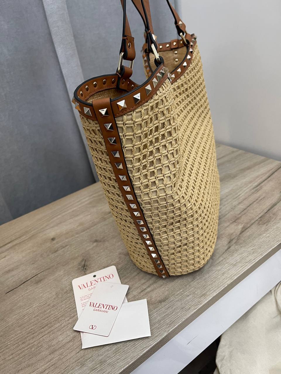 Женская коллекционная сумка песочная Valentino BP-53139 Женская коллекционная сумка песочная Valentino BP-53139