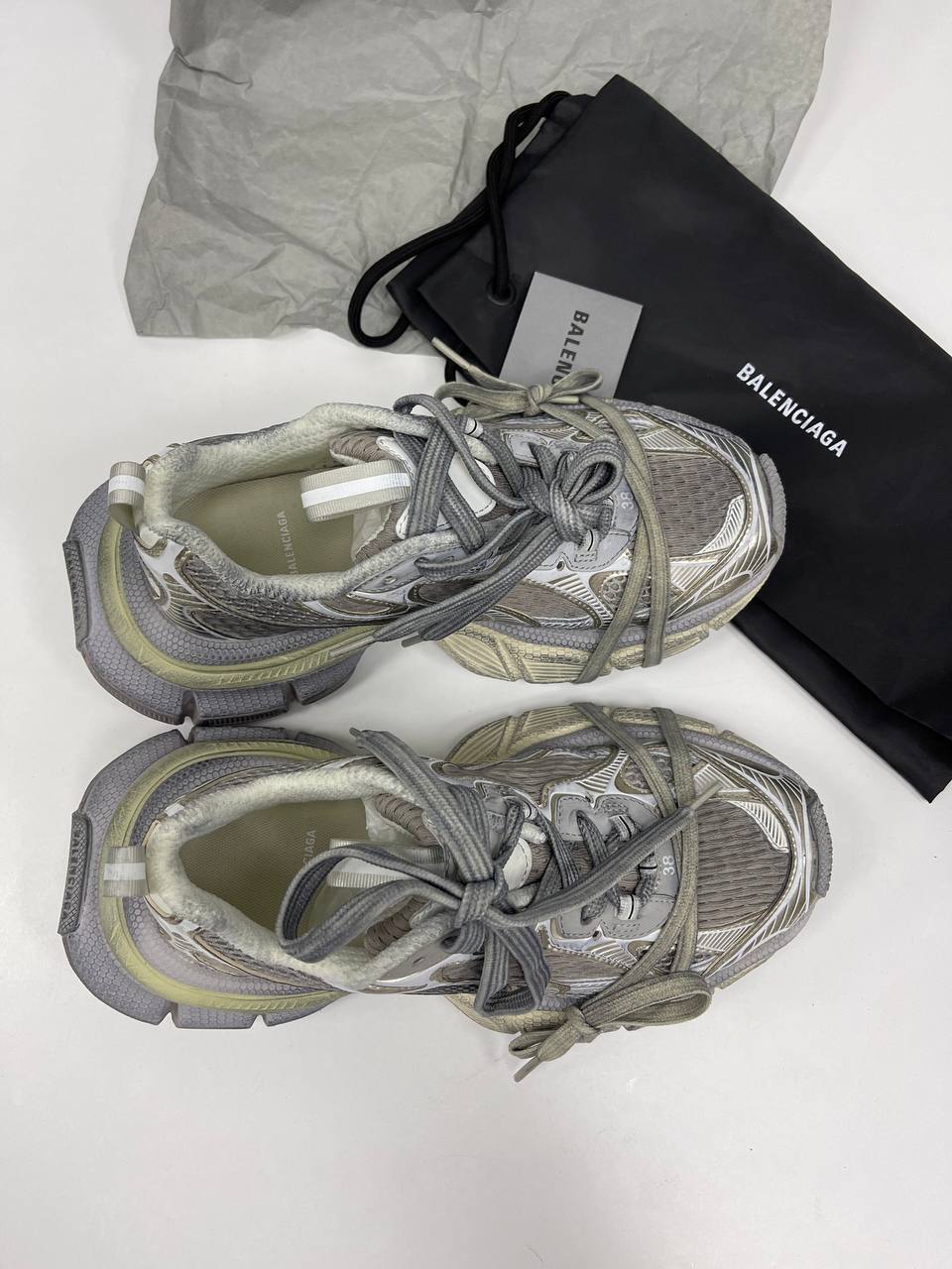 Дизайнерские кроссовки Balenciaga BP-30745 Дизайнерские кроссовки Balenciaga BP-30745