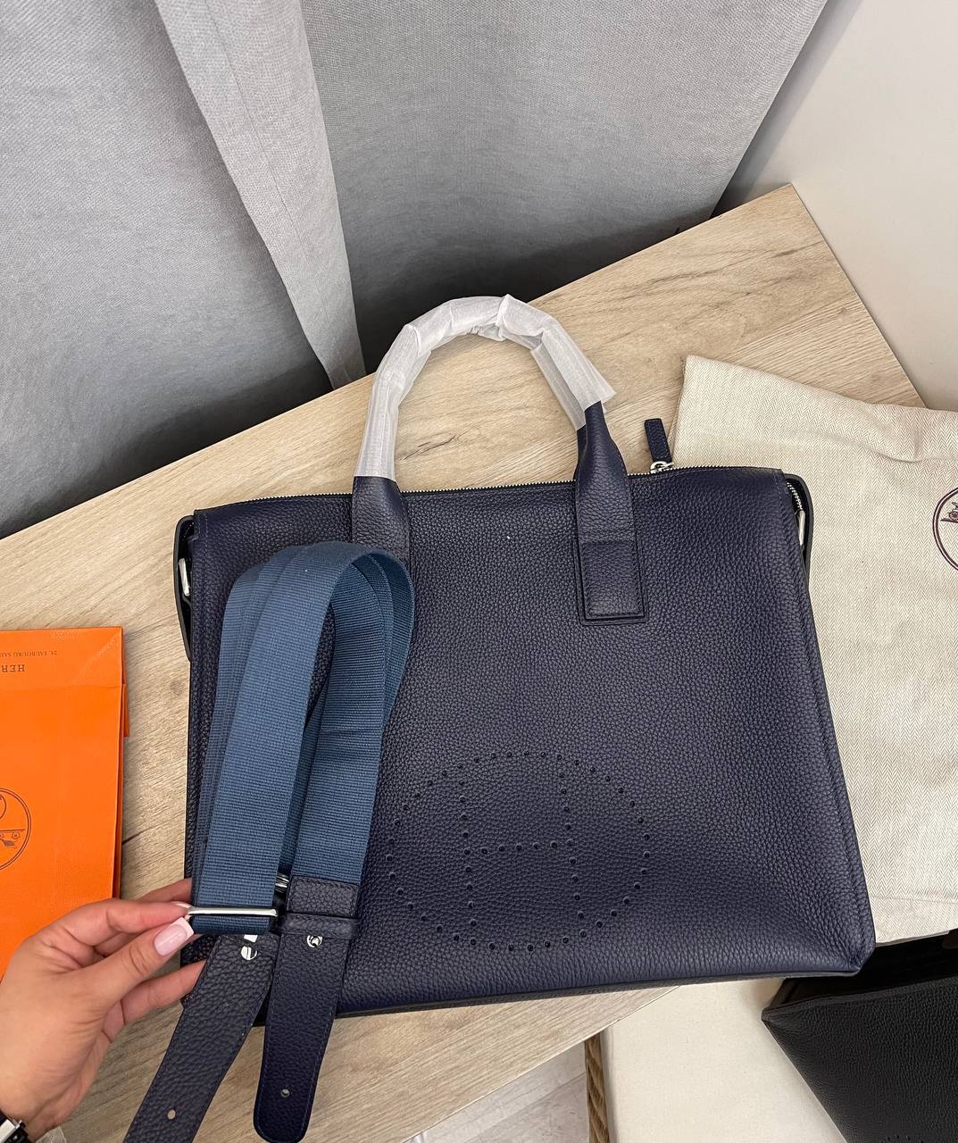 Портфель Hermes BP-48750 для деловых встреч Портфель Hermes BP-48750 для деловых встреч