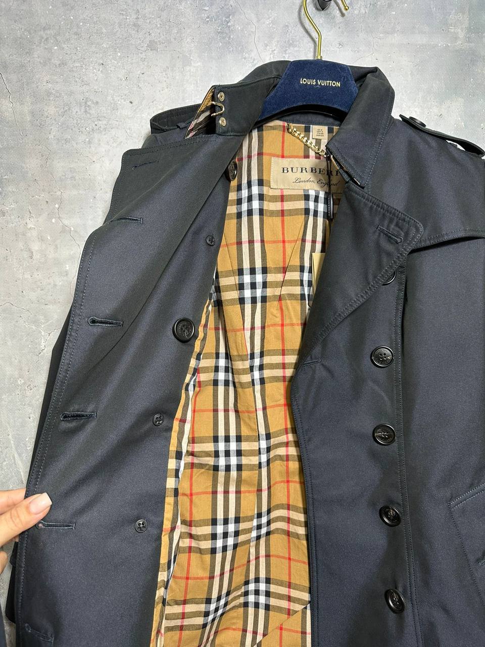 Трендовый плащ Burberry BP-39193 Трендовый плащ Burberry BP-39193