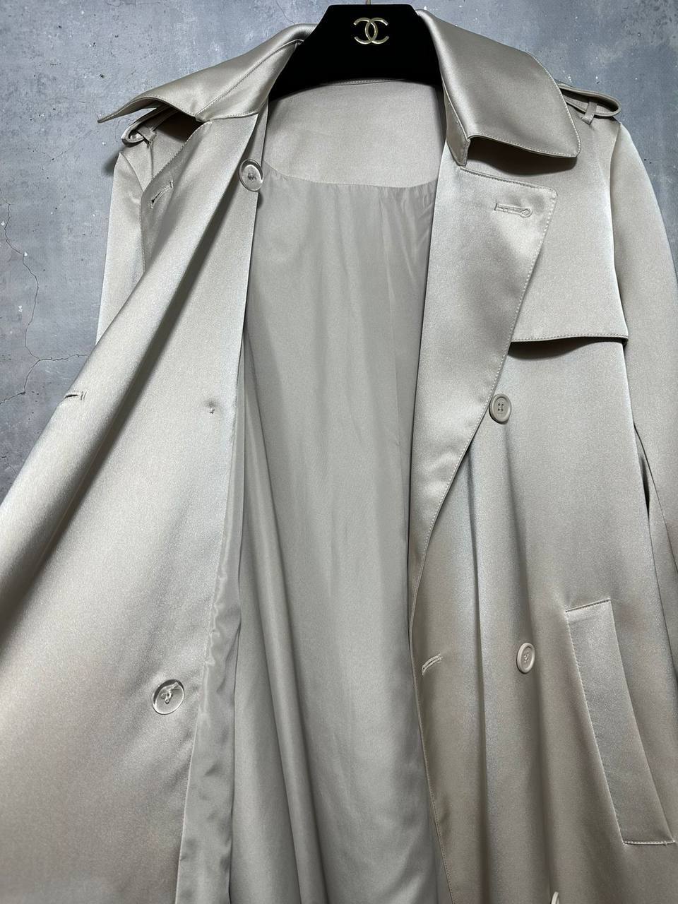 Элитный плащ Fendi BP-39256 Элитный плащ Fendi BP-39256