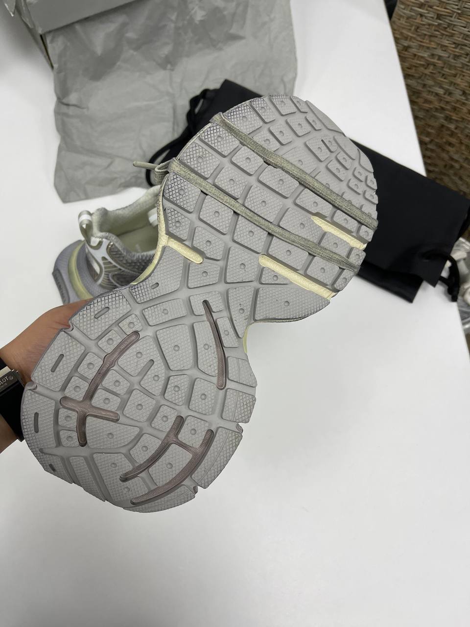 Дизайнерские кроссовки Balenciaga BP-30745 Дизайнерские кроссовки Balenciaga BP-30745