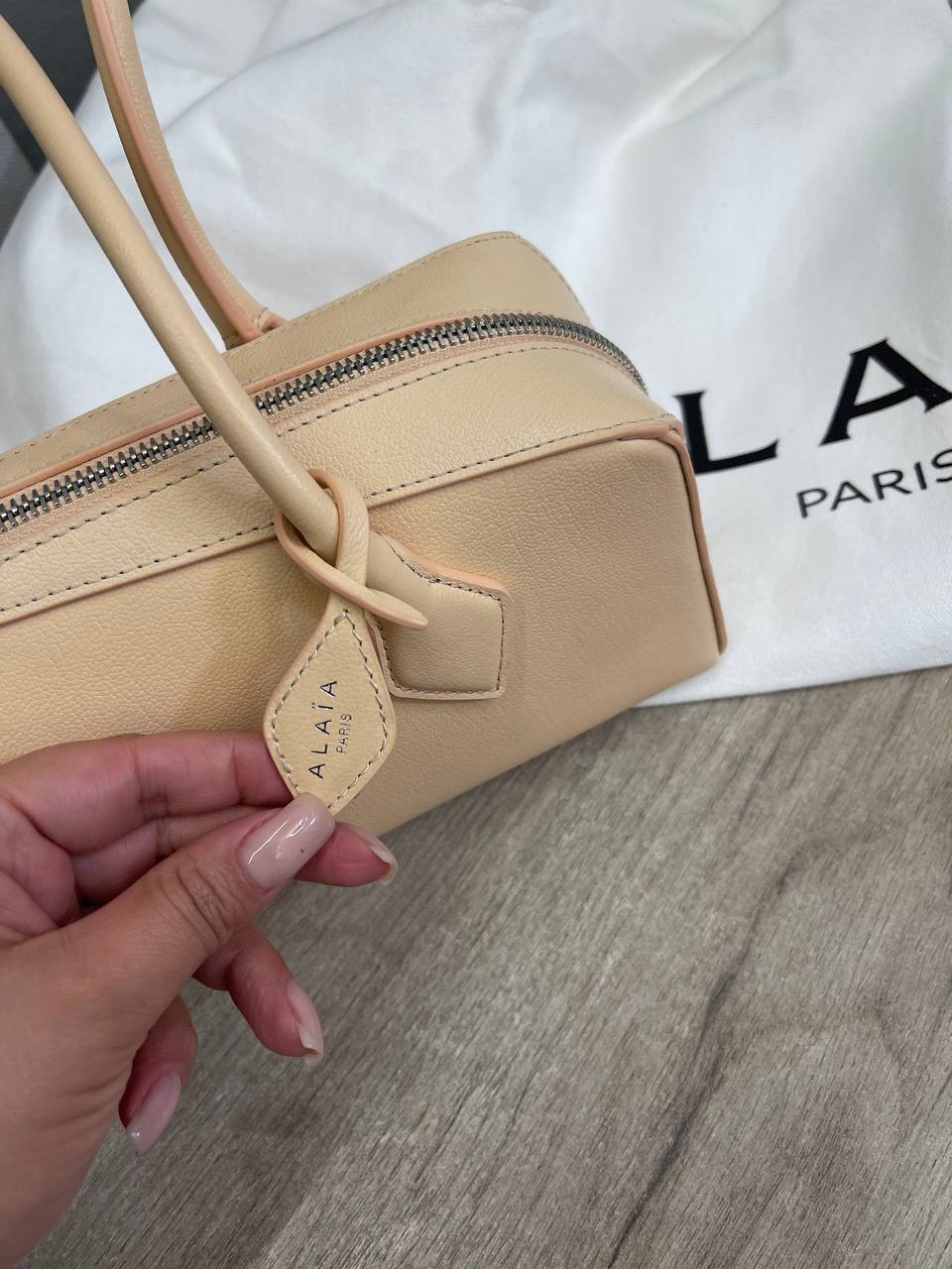 Элитная женская сумка Alaia BP-51917 Элитная женская сумка Alaia BP-51917