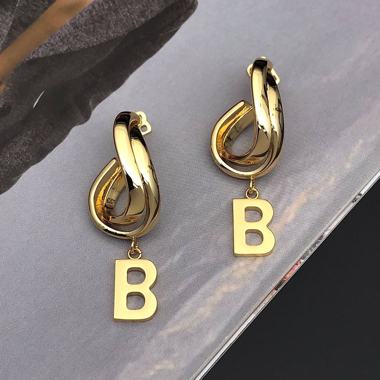 Дизайнерские серьги Balenciaga BP-23947 Дизайнерские серьги Balenciaga BP-23947