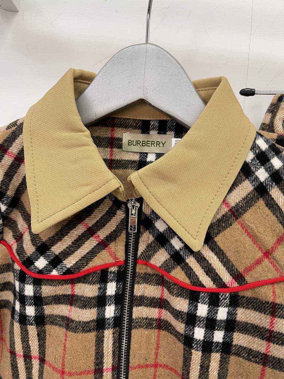 Костюм из лимитированной коллекции Burberry BP-26691 Костюм из лимитированной коллекции Burberry BP-26691