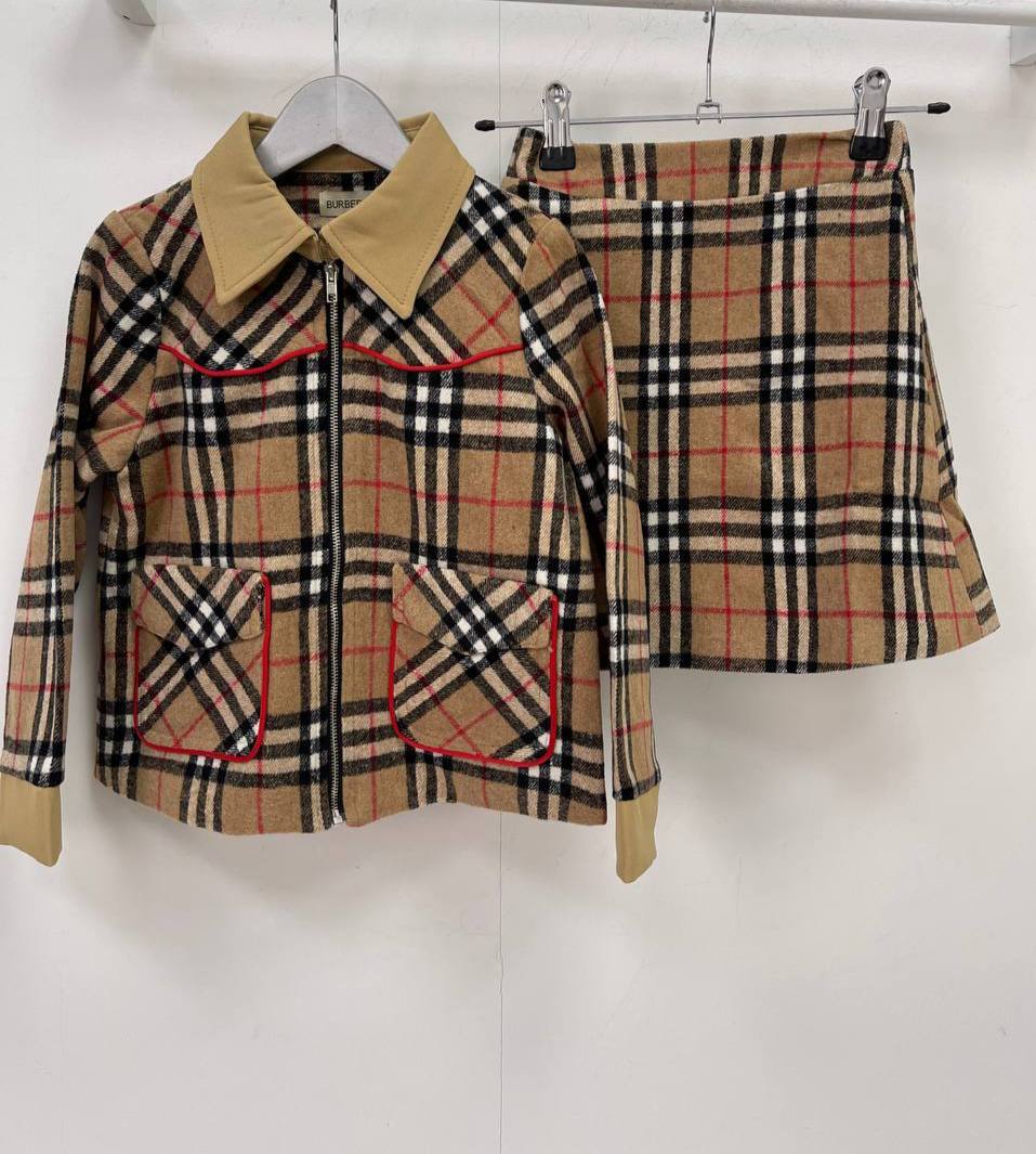 Костюм из лимитированной коллекции Burberry BP-26691 Костюм из лимитированной коллекции Burberry BP-26691