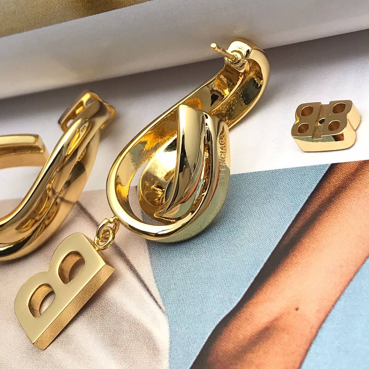 Дизайнерские серьги Balenciaga BP-23947 Дизайнерские серьги Balenciaga BP-23947