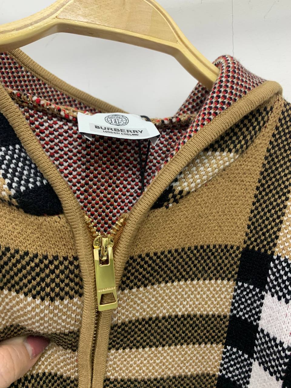 Костюм из высококачественного материала Burberry BP-26989 Костюм из высококачественного материала Burberry BP-26989