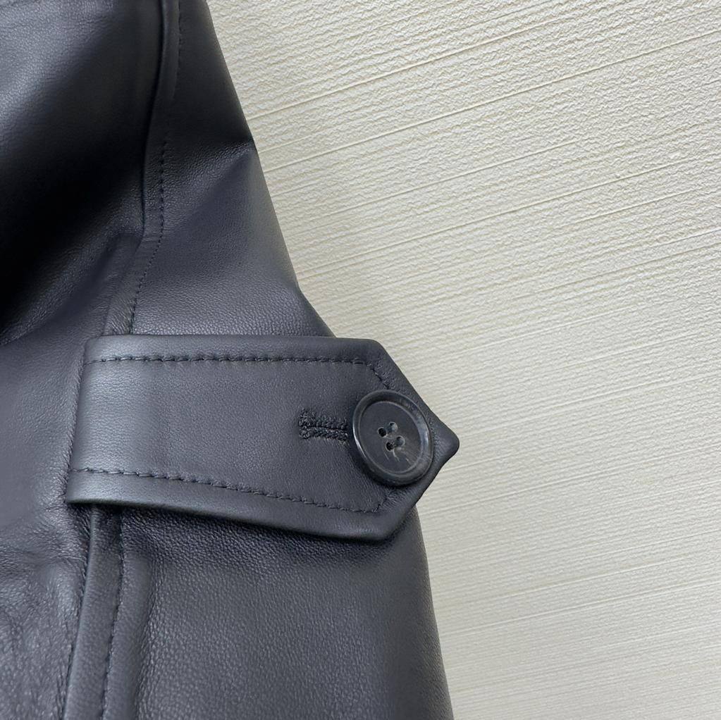 Трендовый кожаный плащ Prada BP-39778 Трендовый кожаный плащ Prada BP-39778