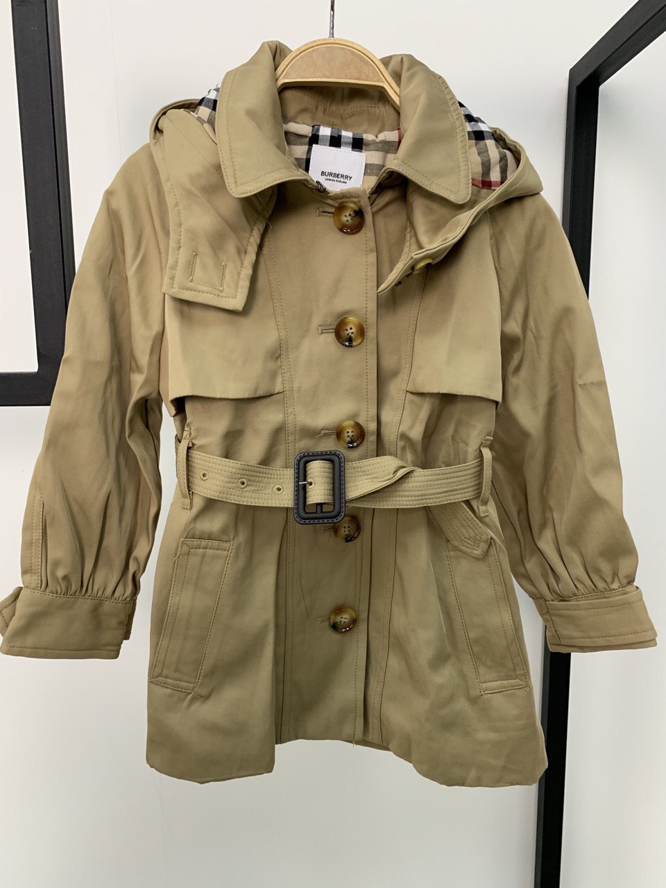 Тренч из высококачественного материала Burberry BP-18025 Тренч из высококачественного материала Burberry BP-18025