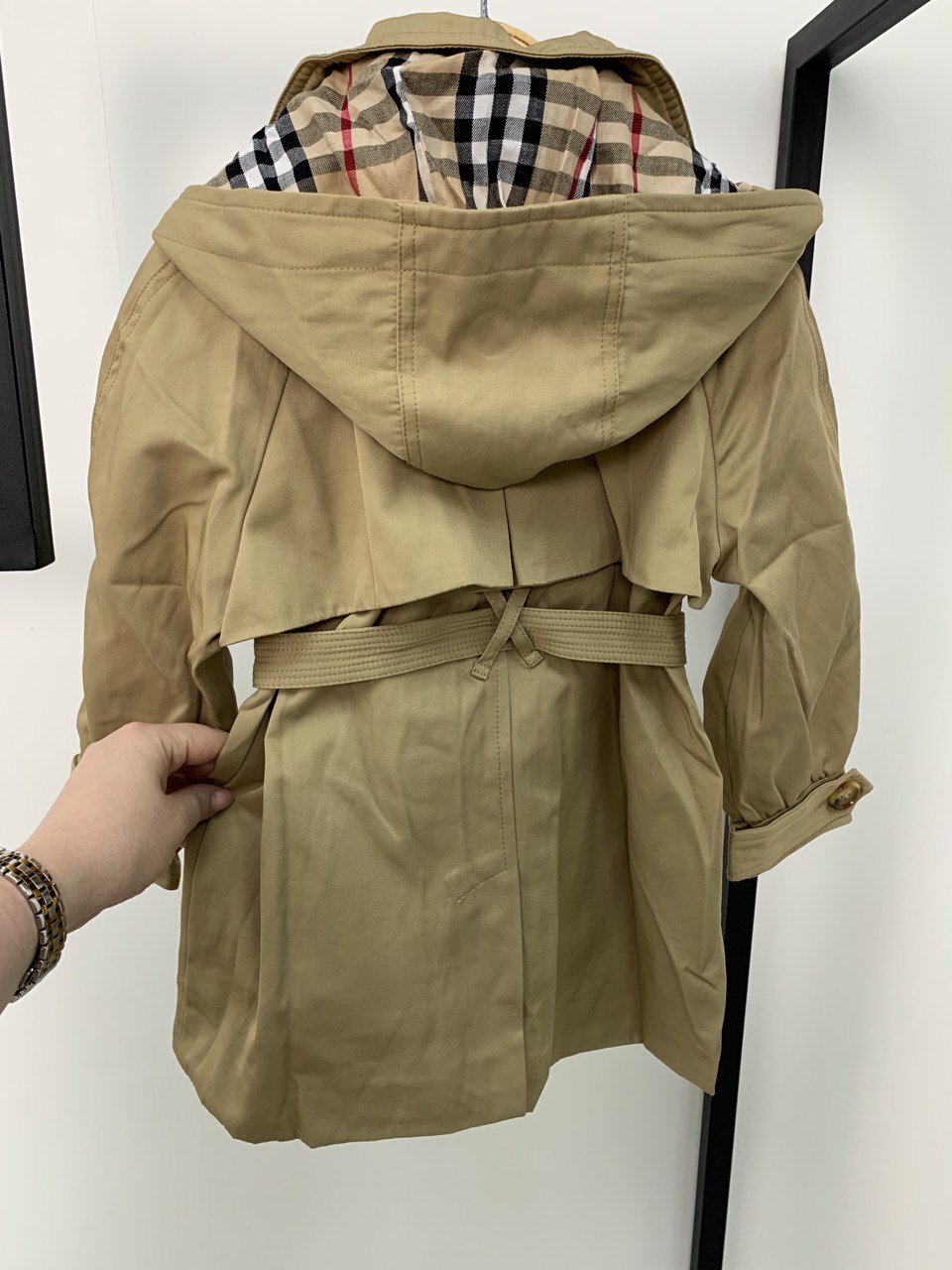 Тренч из высококачественного материала Burberry BP-18025 Тренч из высококачественного материала Burberry BP-18025