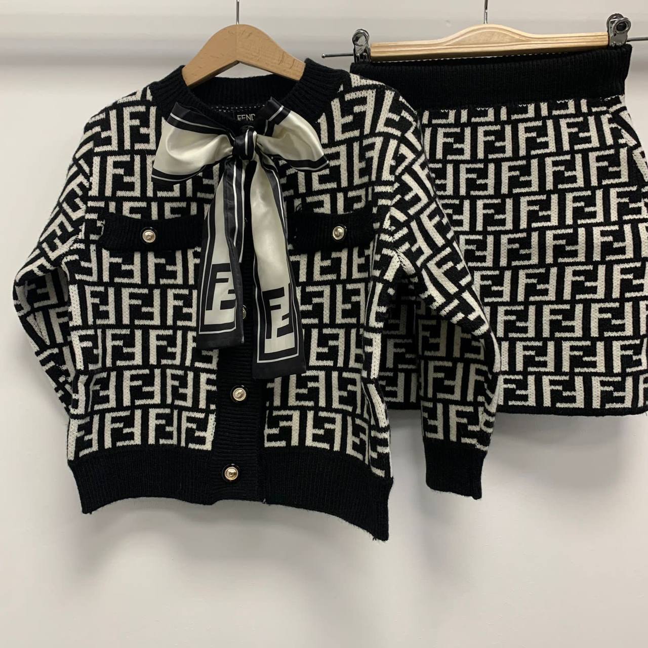 Комплект из хлопка Fendi BP-17574 Комплект из хлопка Fendi BP-17574