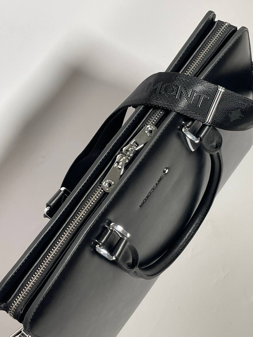 Портфель MONT BLANC BP-38288 коллекционный Портфель MONT BLANC BP-38288 коллекционный