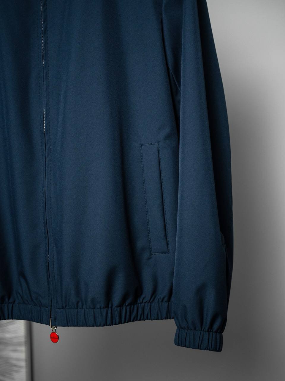 Двусторонняя стильная куртка Kiton BP-47006 Двусторонняя стильная куртка Kiton BP-47006