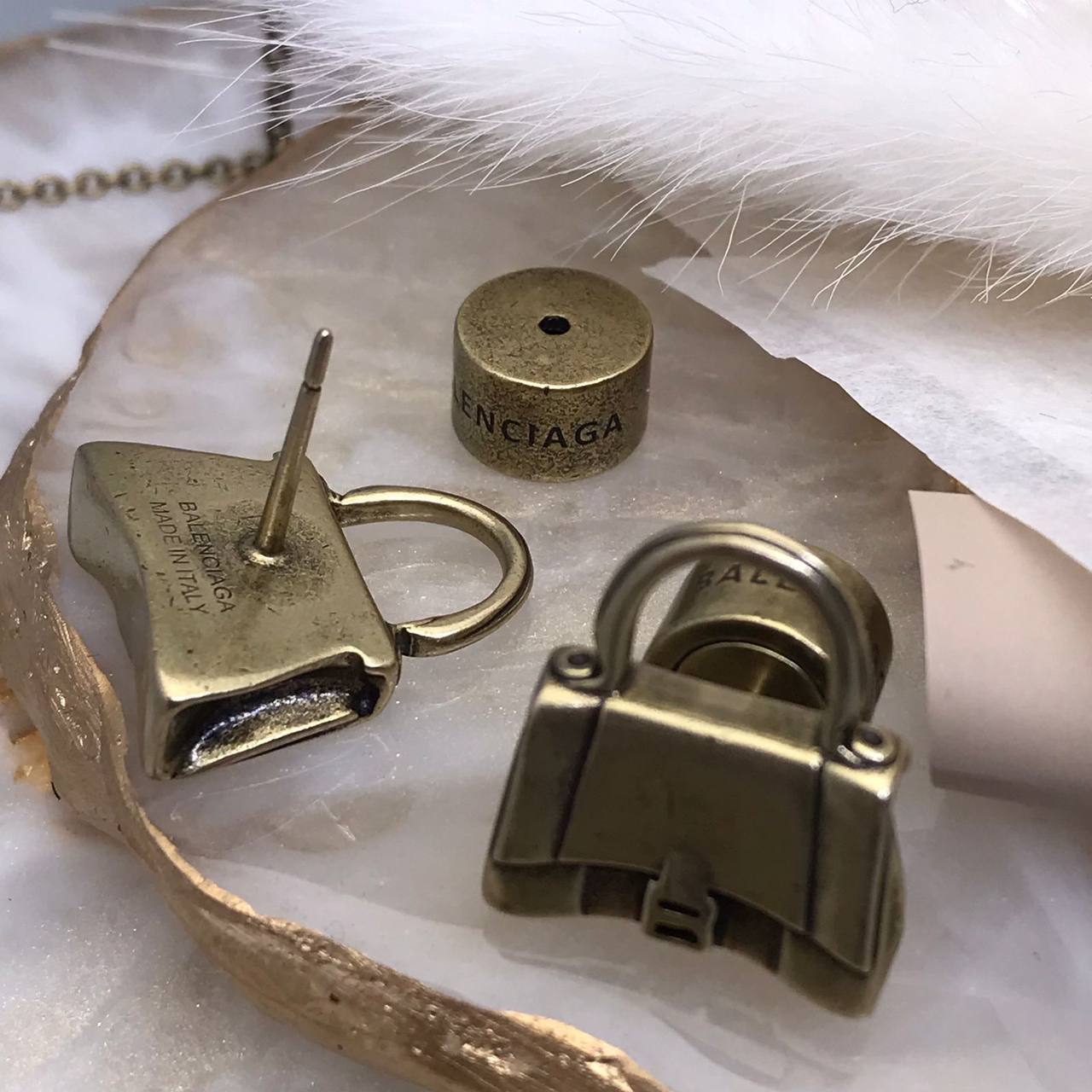 Элитные серьги Balenciaga BP-32390 Элитные серьги Balenciaga BP-32390