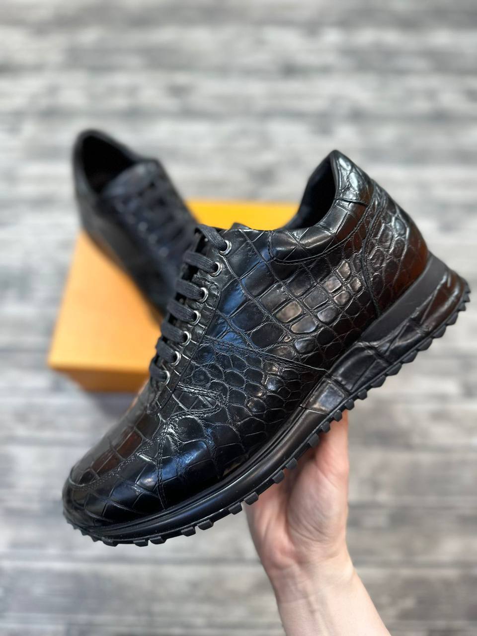 Кроссовки Louis Vuitton из натуральной кожи крокодила BP-36539 Кроссовки Louis Vuitton из натуральной кожи крокодила BP-36539