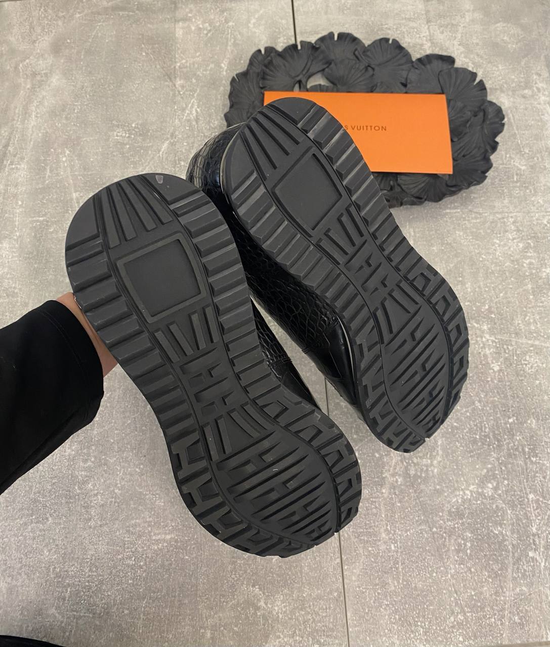 Кроссовки Louis Vuitton из кожи крокодила лимитированные BP-45988 Кроссовки Louis Vuitton из кожи крокодила лимитированные BP-45988