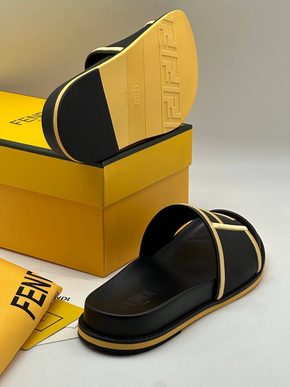 Шлёпанцы эксклюзивные Fendi BP-32884 Шлёпанцы эксклюзивные Fendi BP-32884