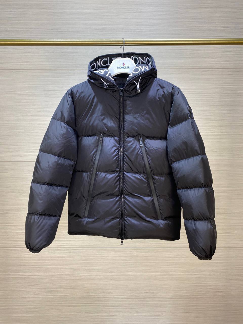 Дизайнерский пуховик черный Montcla Moncler BP-443136 Дизайнерский пуховик черный Montcla Moncler BP-443136