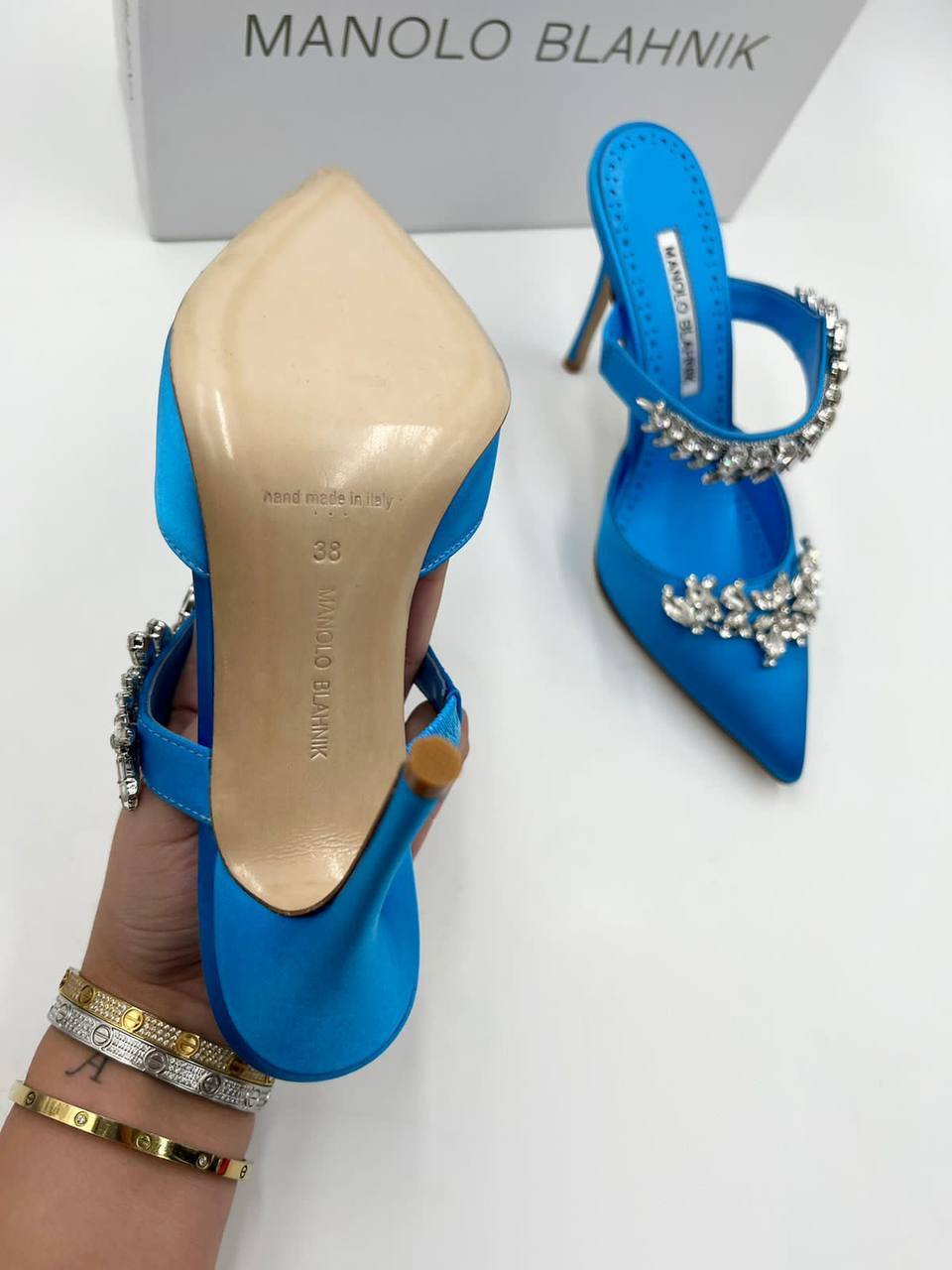 Атласные мюли Lurum Manolo Blahnik с кристаллами BP-26355 Атласные мюли Lurum Manolo Blahnik с кристаллами BP-26355