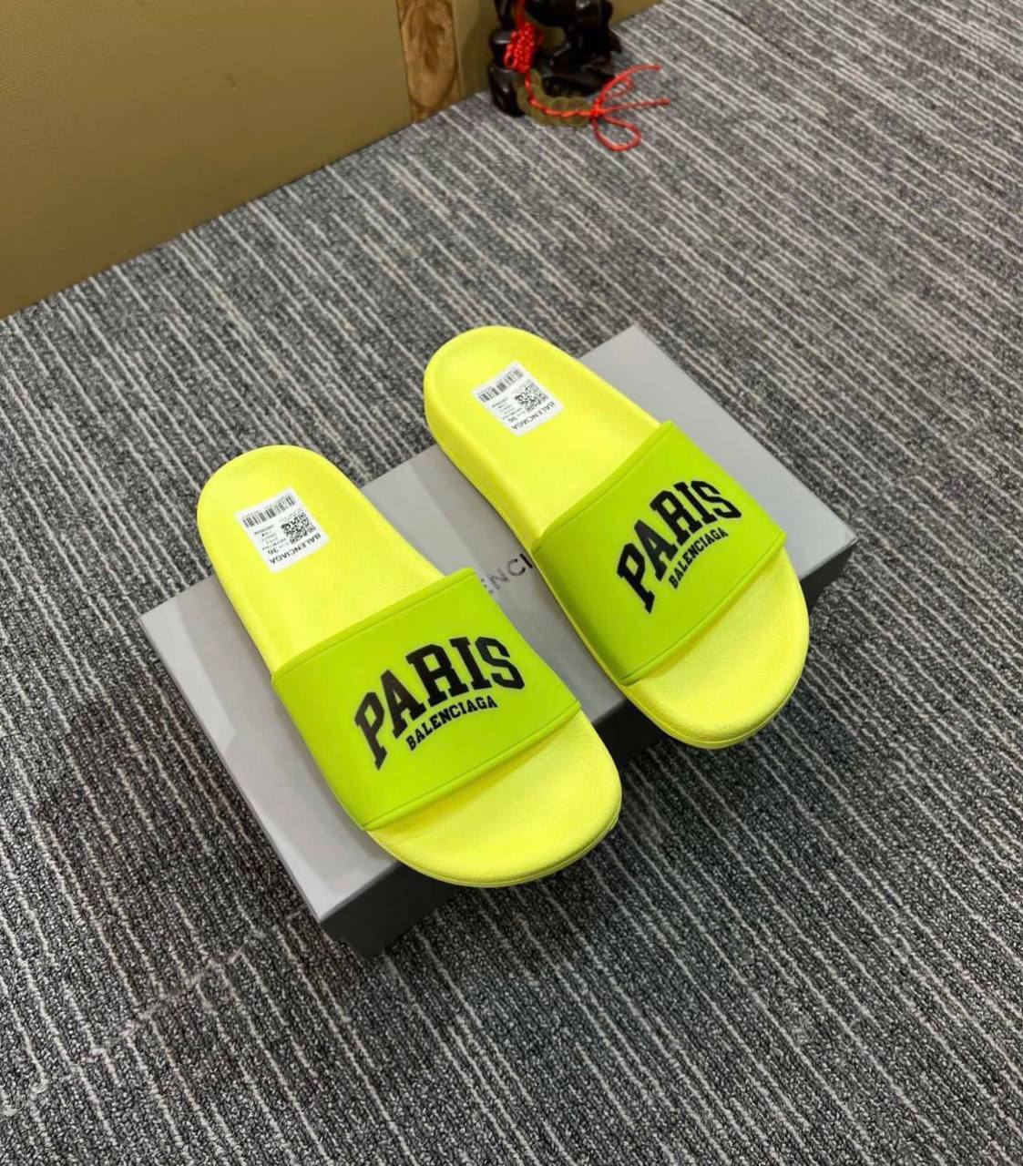 Шлёпанцы трендовые Balenciaga BP-17174 Шлёпанцы трендовые Balenciaga BP-17174