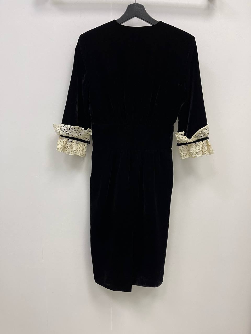 Бархатное элитное платье Yves Saint Laurent BP-24294 Бархатное элитное платье Yves Saint Laurent BP-24294