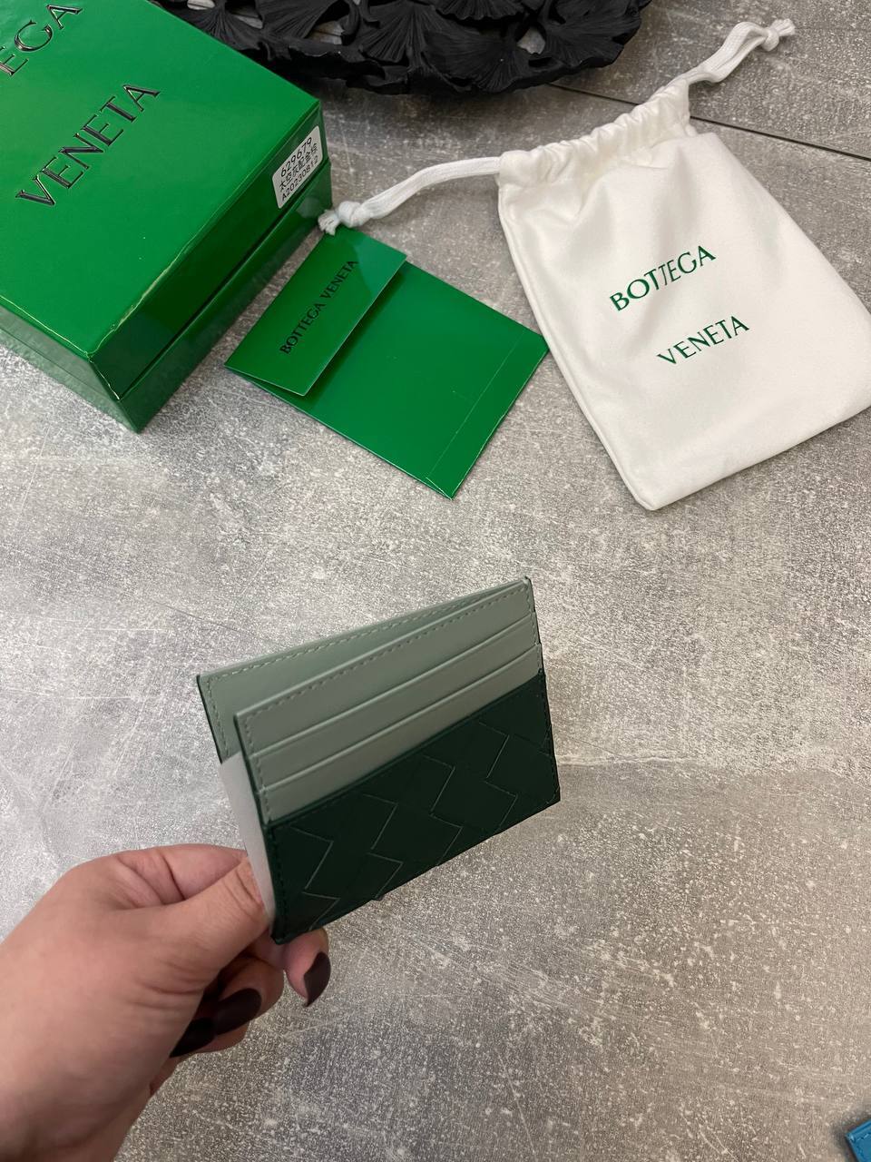 Зеленый картхолдер Bottega Veneta BP-42070 Зеленый картхолдер Bottega Veneta BP-42070