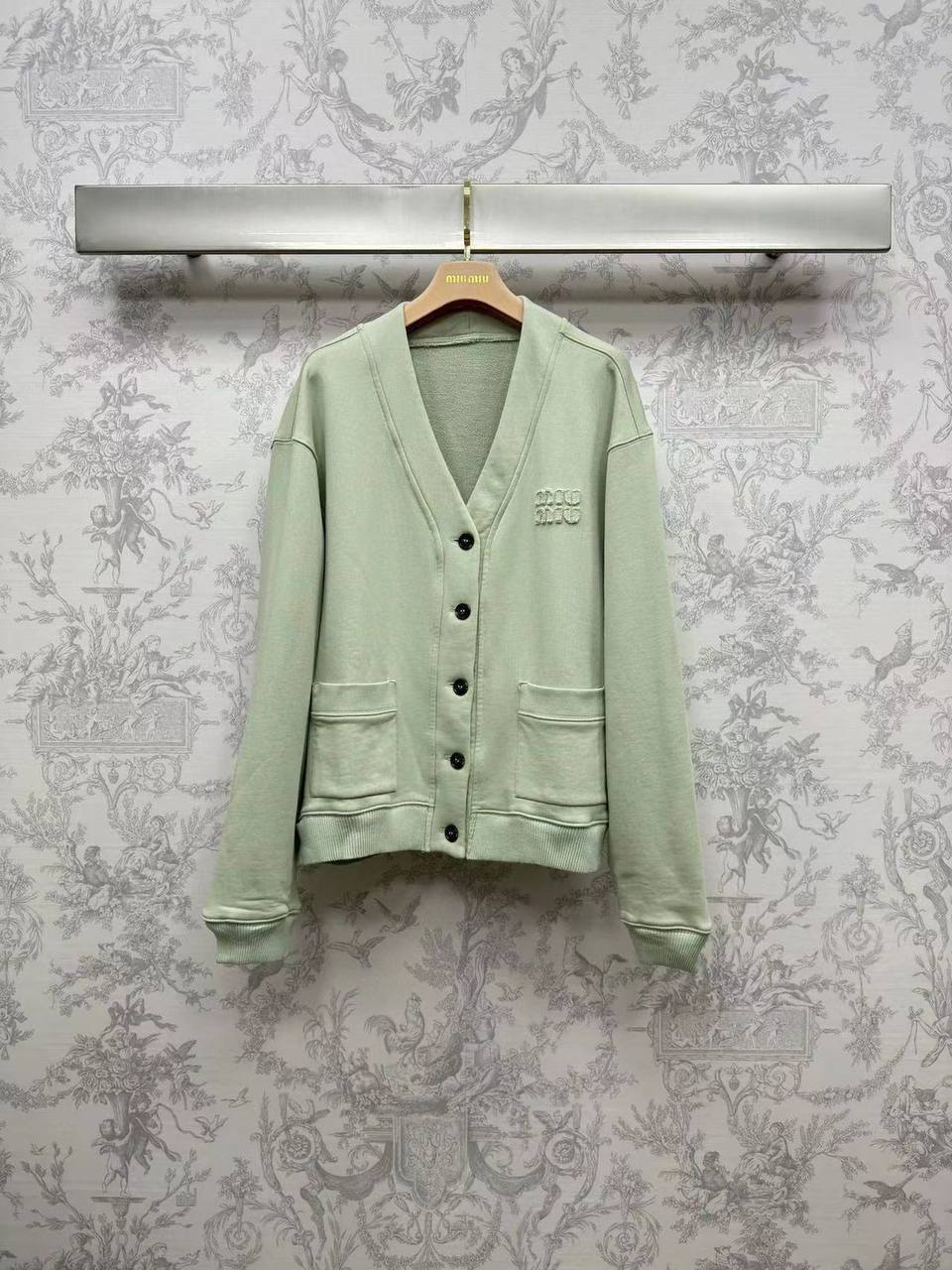 Miu Miu BP-51394 премиальный кардиган Miu Miu BP-51394 премиальный кардиган