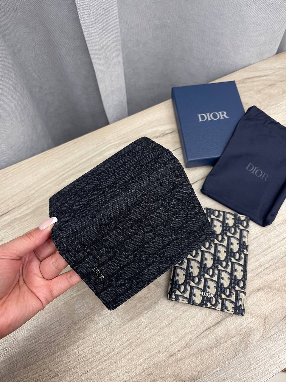 Стильная обложка на паспорт Louis Vuitton черно-серая BP-45655 Стильная обложка на паспорт Louis Vuitton черно-серая BP-45655