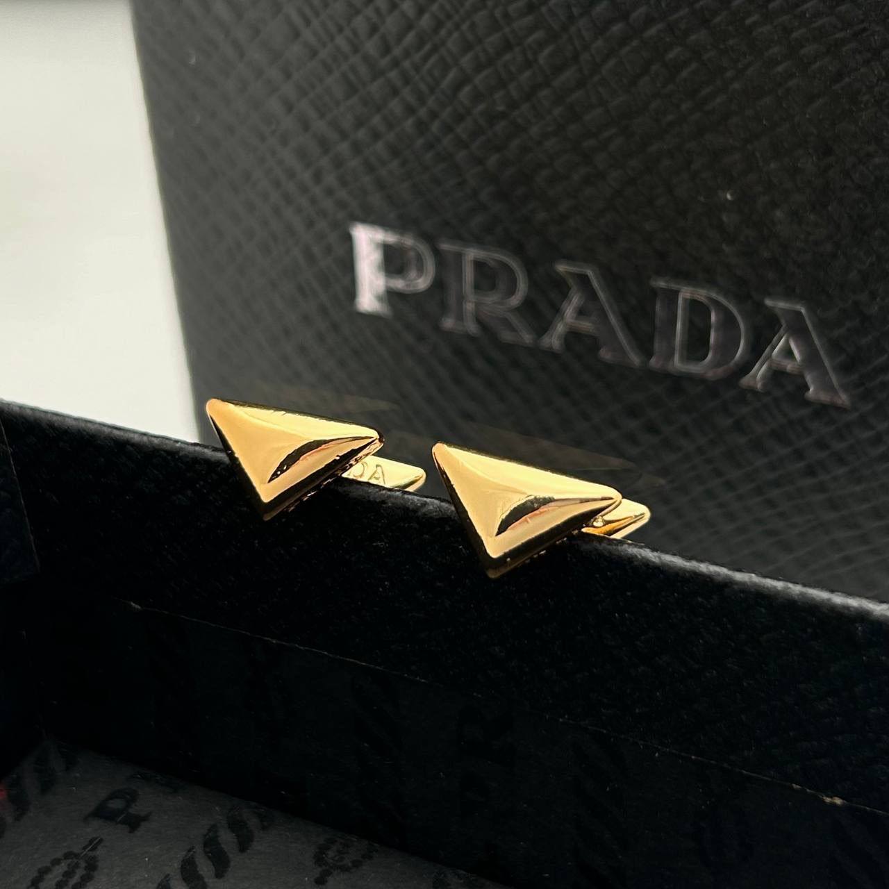 Серьги премиум Prada BP-47219 Серьги премиум Prada BP-47219