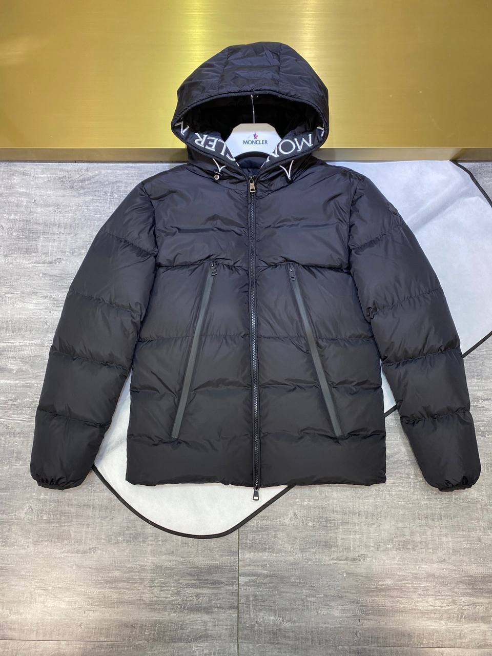 Дизайнерский пуховик черный Montcla Moncler BP-443136 Дизайнерский пуховик черный Montcla Moncler BP-443136