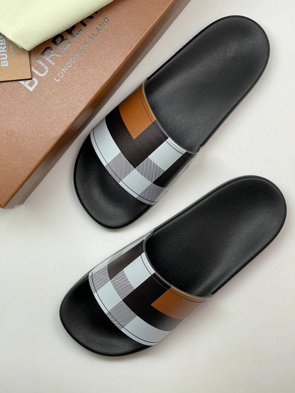 Шлёпанцы лимитированные Burberry BP-38251 Шлёпанцы лимитированные Burberry BP-38251