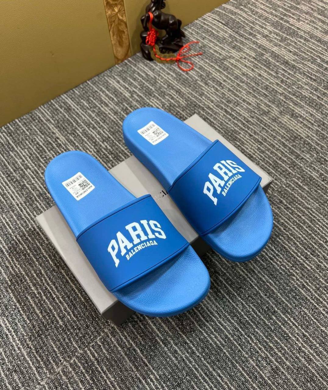 Шлёпанцы премиальные Balenciaga BP-17173 Шлёпанцы премиальные Balenciaga BP-17173