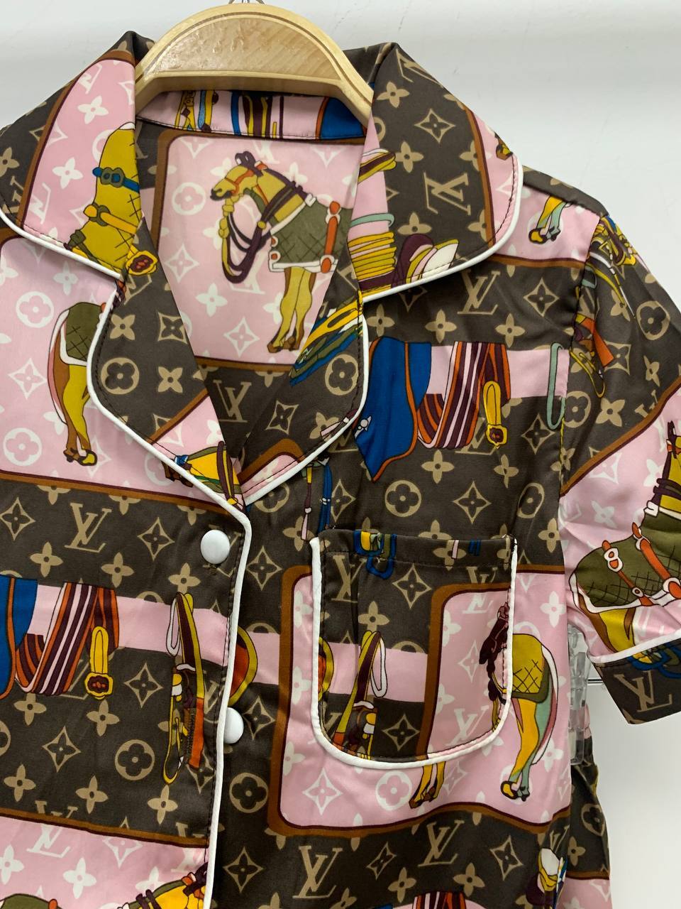 Пижамный костюм из хлопка Louis Vuitton BP-26986 Пижамный костюм из хлопка Louis Vuitton BP-26986