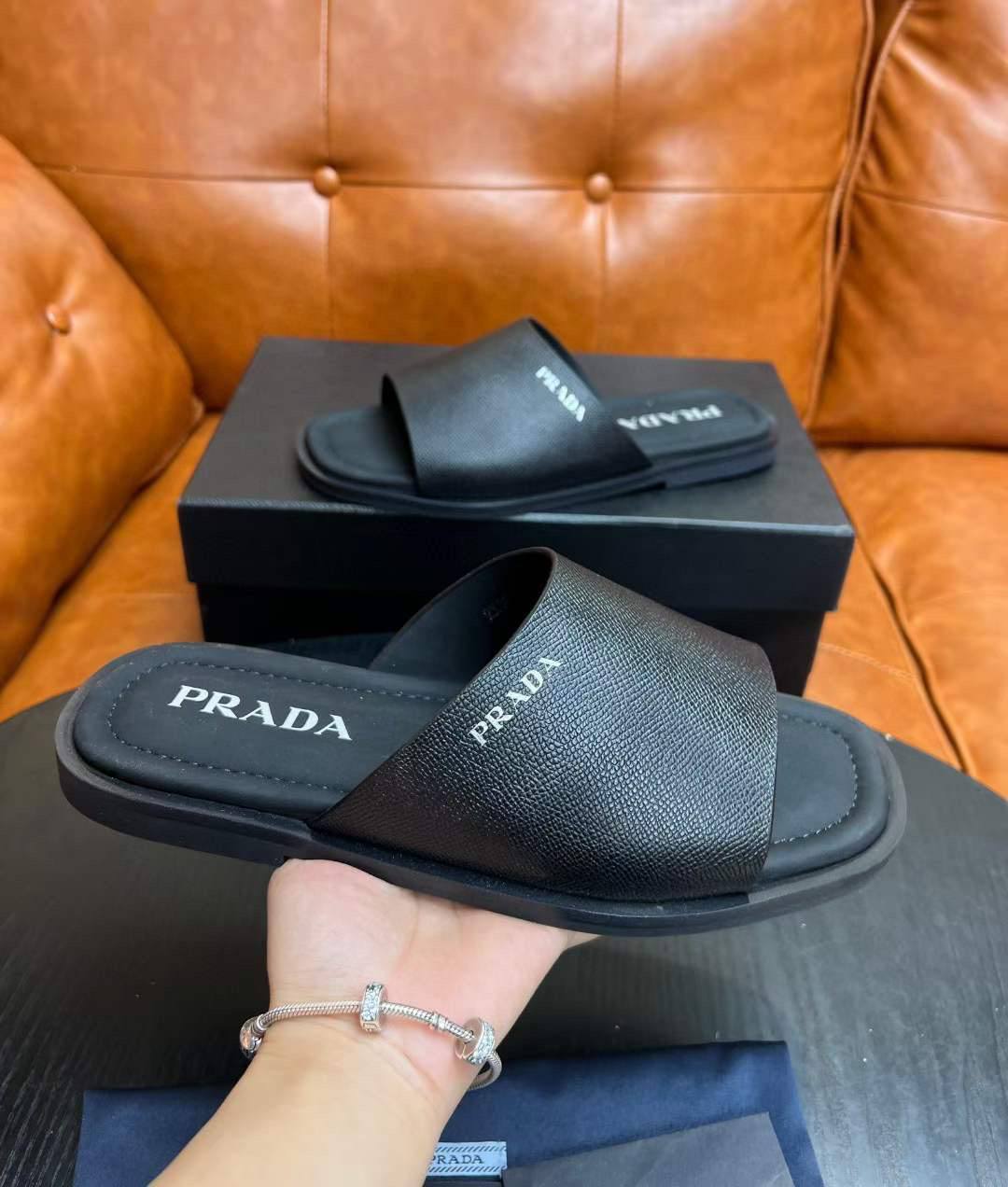 Шлёпанцы лимитированные Prada BP-32886 Шлёпанцы лимитированные Prada BP-32886