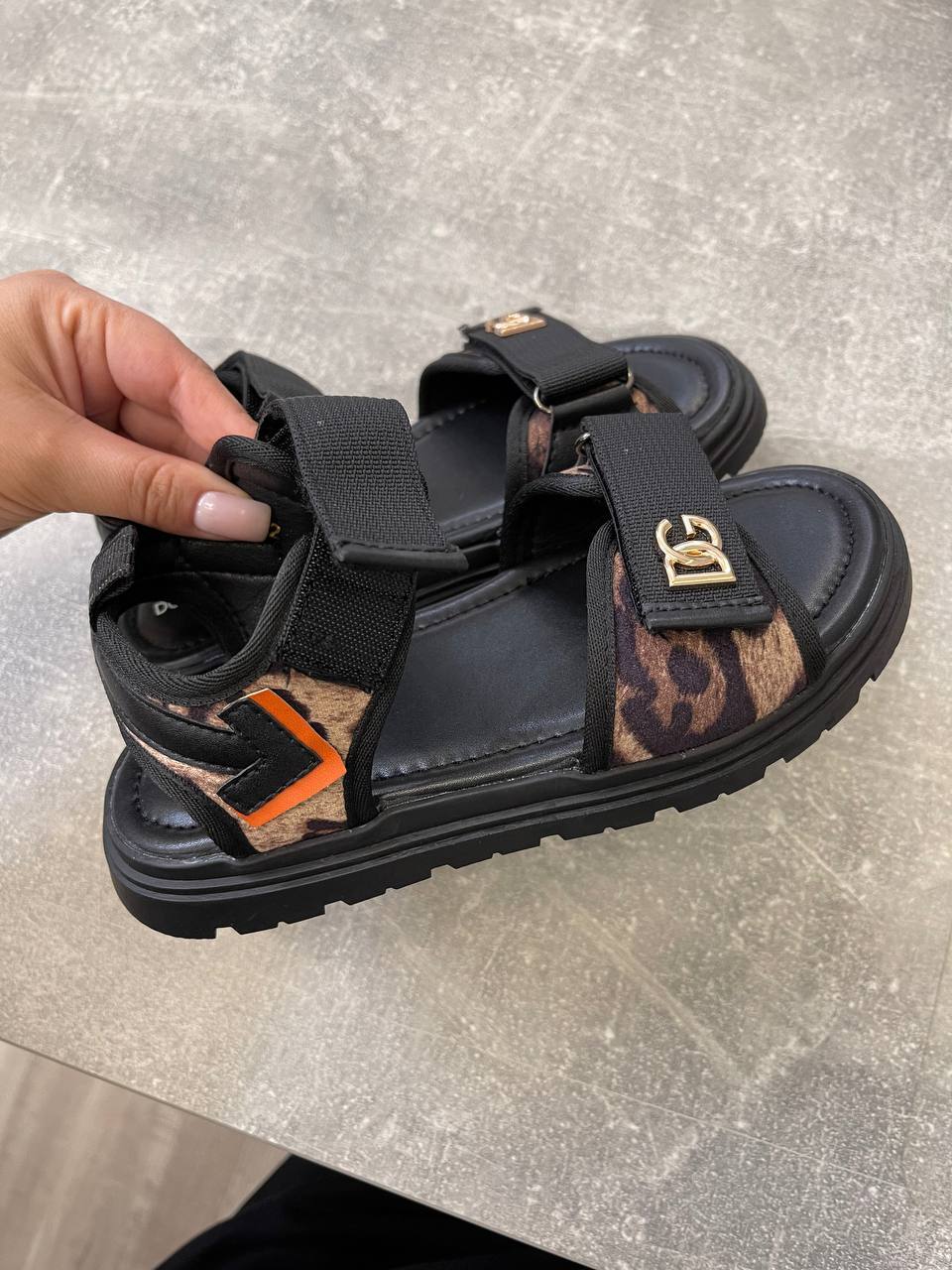 Сандалии кожаные Dolce & Gabbana BP-51007 Сандалии кожаные Dolce & Gabbana BP-51007