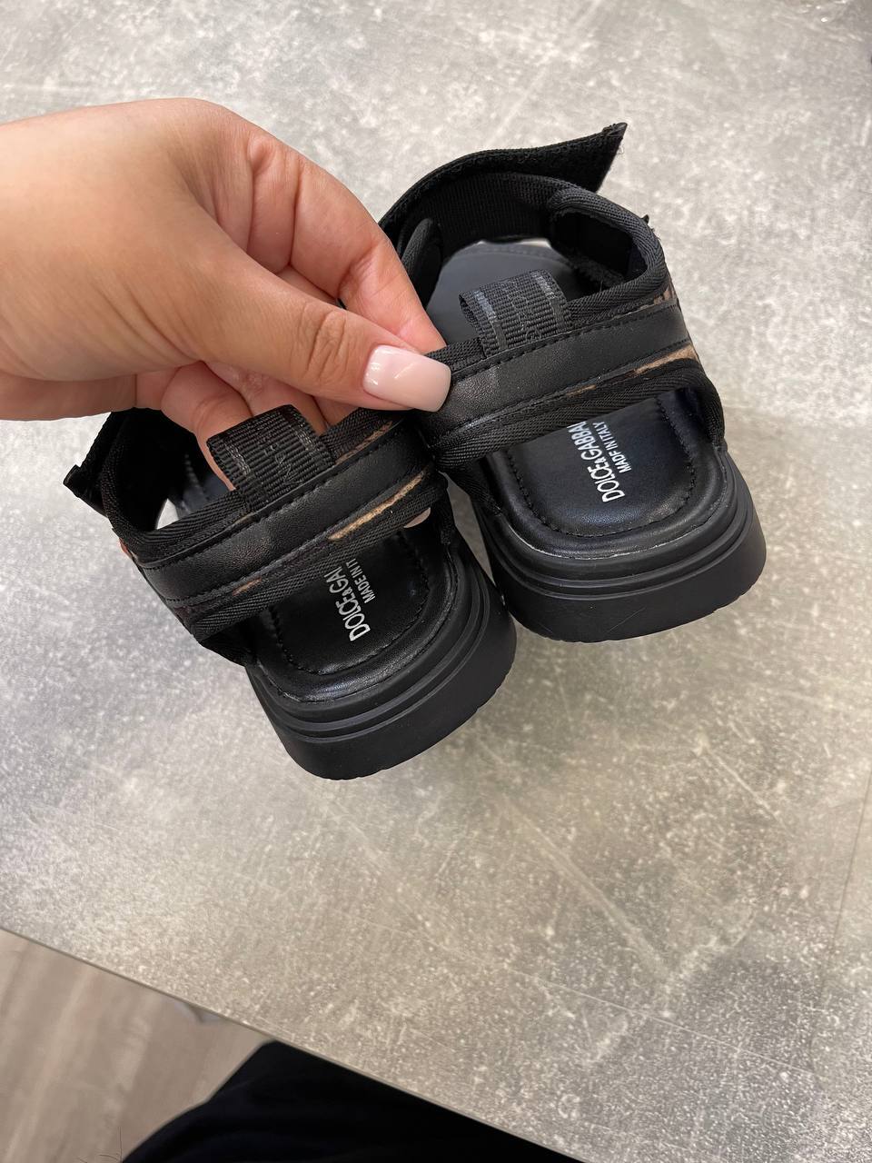 Сандалии кожаные Dolce & Gabbana BP-51007 Сандалии кожаные Dolce & Gabbana BP-51007