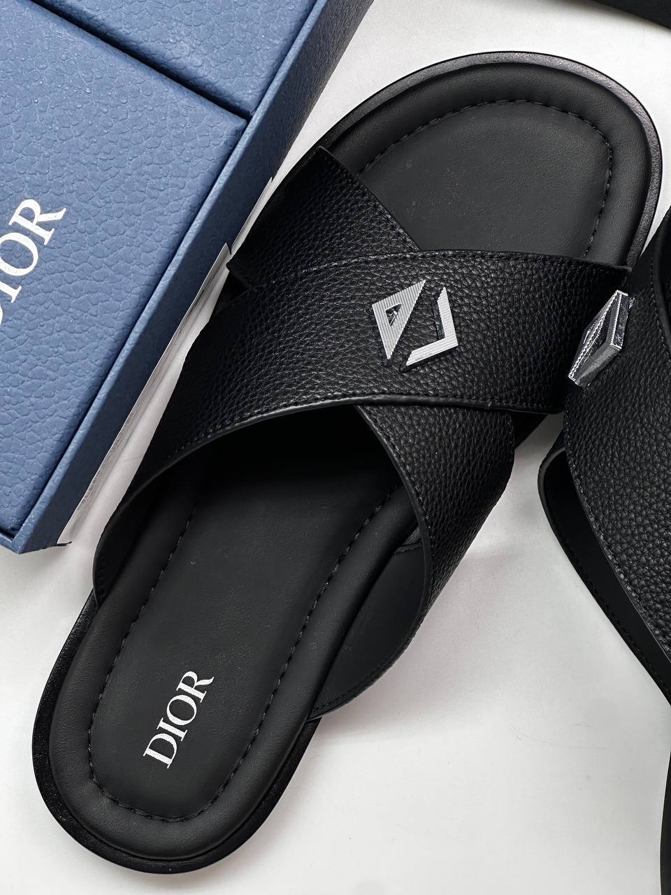 Шлёпанцы стильные Christian Dior BP-34462 Шлёпанцы стильные Christian Dior BP-34462