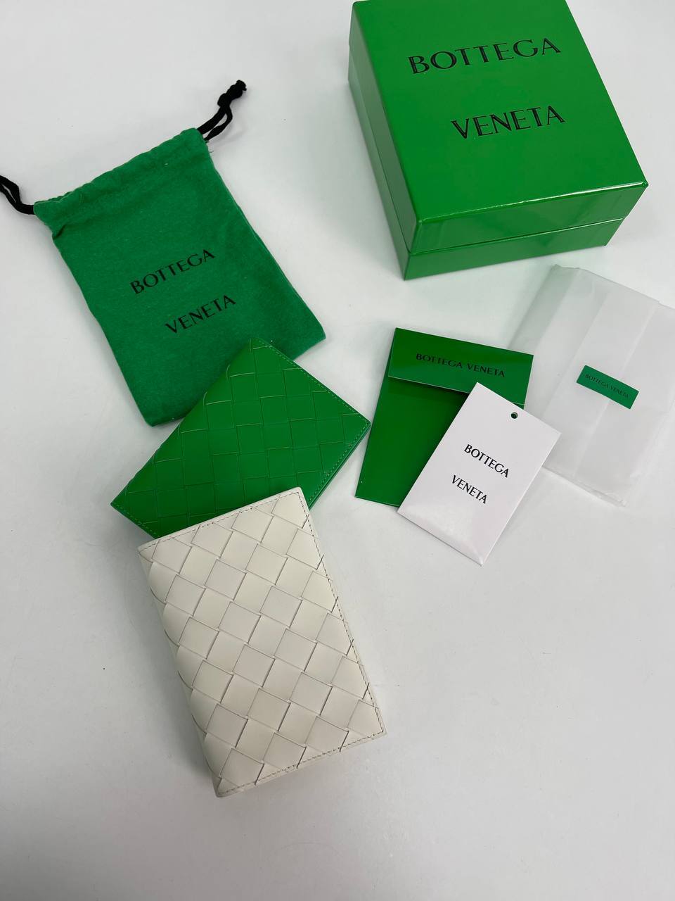 Элитная обложка для паспорта Bottega Veneta BP-31876 Элитная обложка для паспорта Bottega Veneta BP-31876