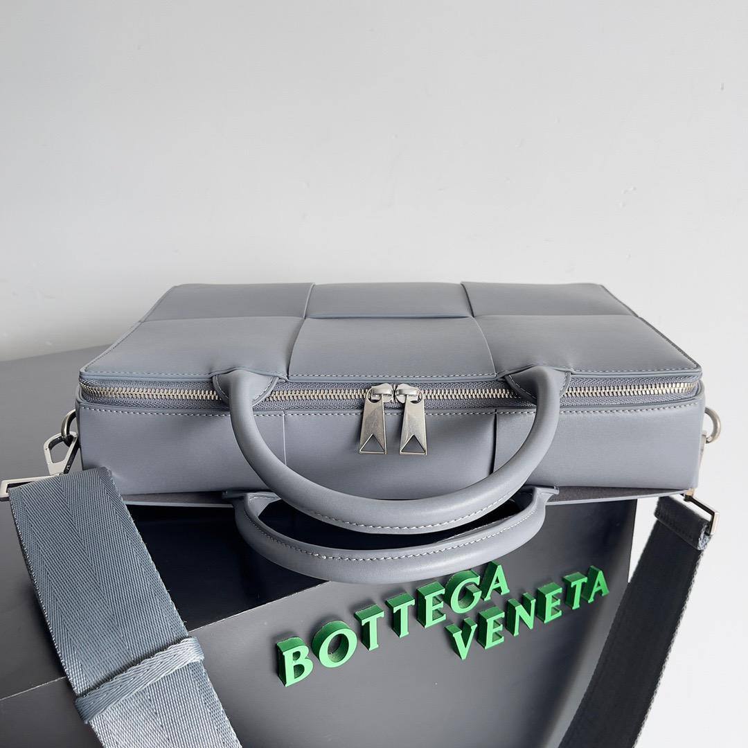 Классический портфель Bottega Veneta BP-40880 Классический портфель Bottega Veneta BP-40880
