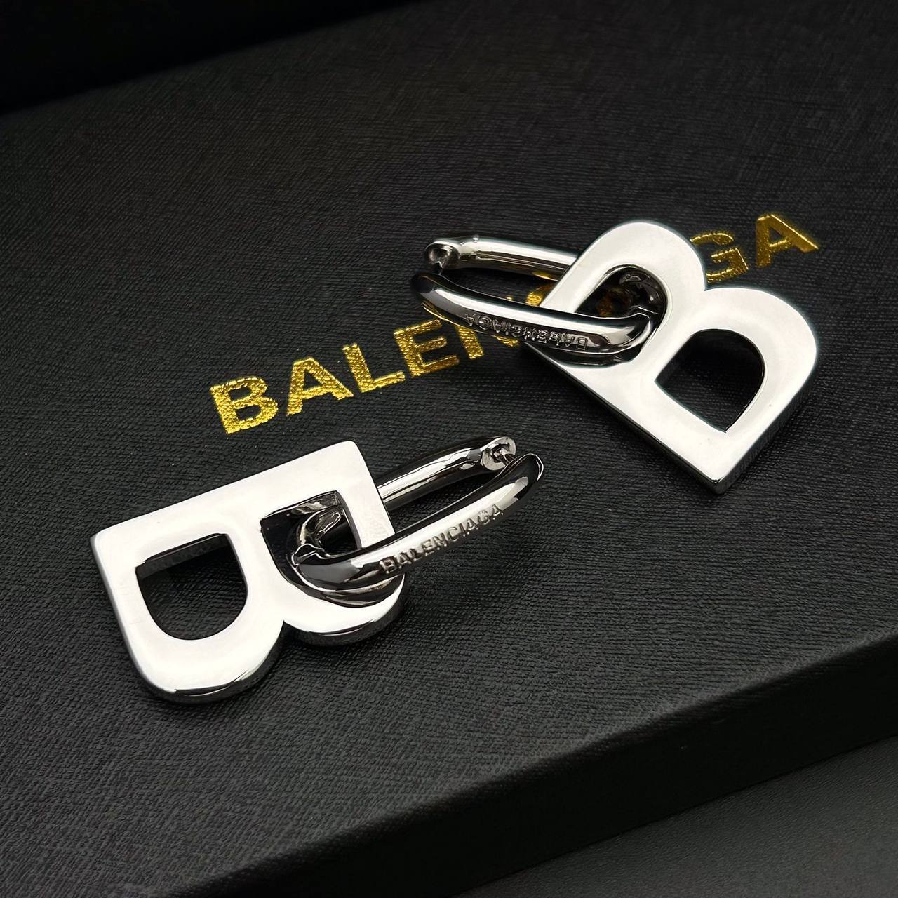 Дизайнерские серьги Balenciaga BP-44294 Дизайнерские серьги Balenciaga BP-44294