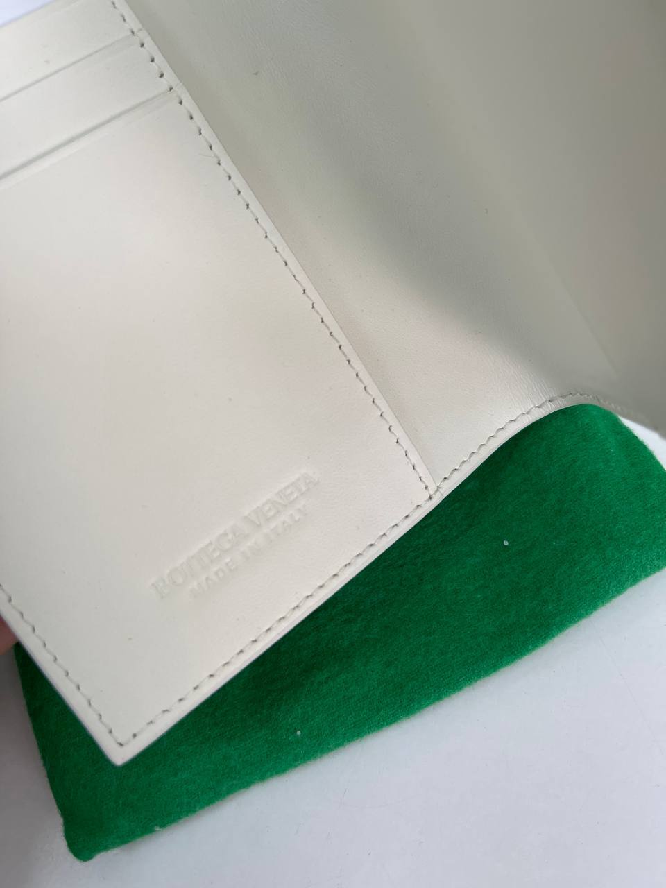 Элитная обложка для паспорта Bottega Veneta BP-31876 Элитная обложка для паспорта Bottega Veneta BP-31876