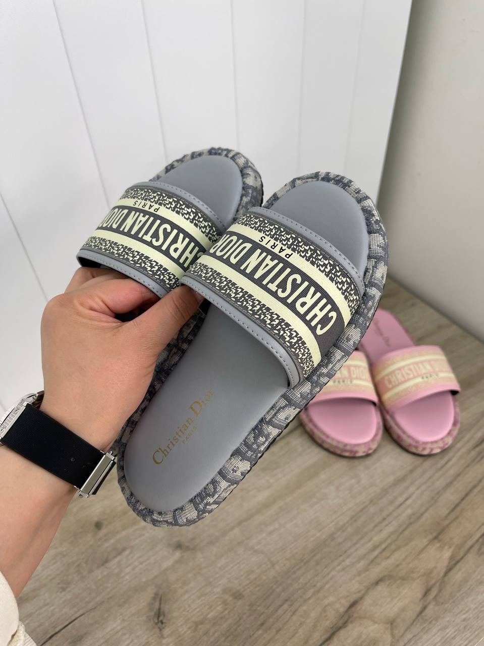 Шлёпанцы премиальные из высококачественных материалов Christian Dior BP-14290 Шлёпанцы премиальные из высококачественных материалов Christian Dior BP-14290