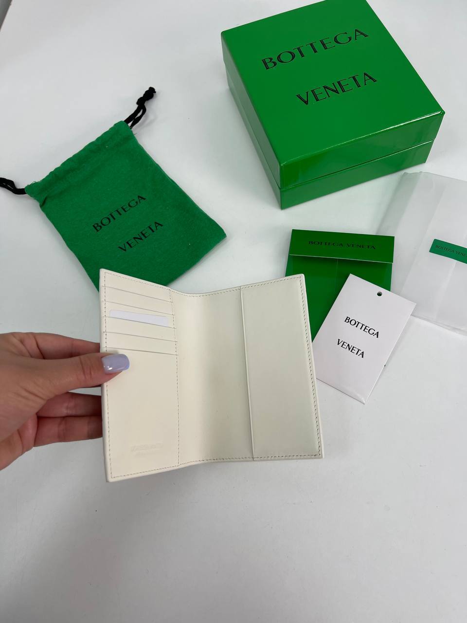 Элитная обложка для паспорта Bottega Veneta BP-31876 Элитная обложка для паспорта Bottega Veneta BP-31876